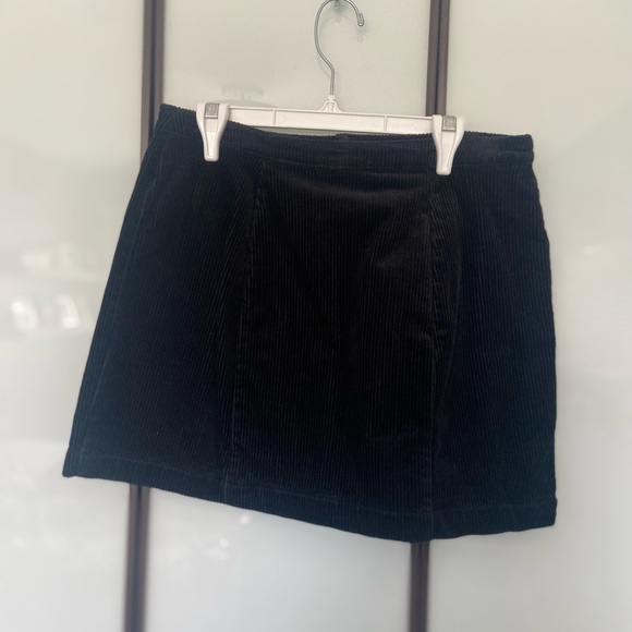 Black corduroy mini skirt - Picture 3 of 3
